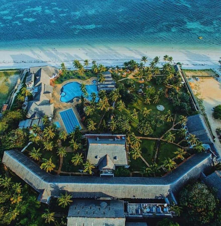Reef Hotel Mombasa Exterior foto