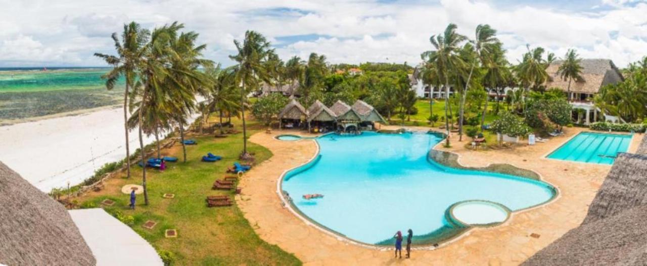Reef Hotel Mombasa Exterior foto