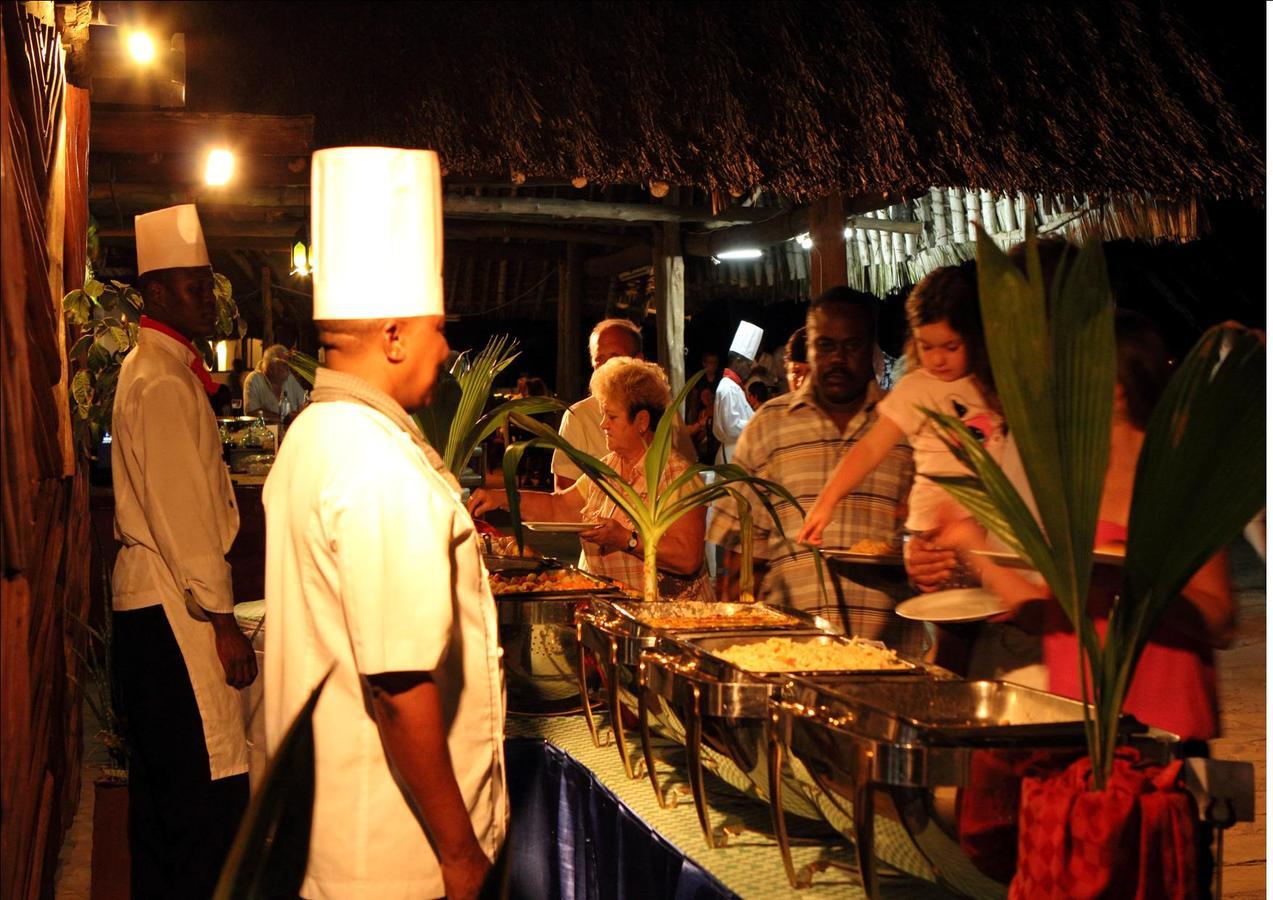 Reef Hotel Mombasa Exterior foto
