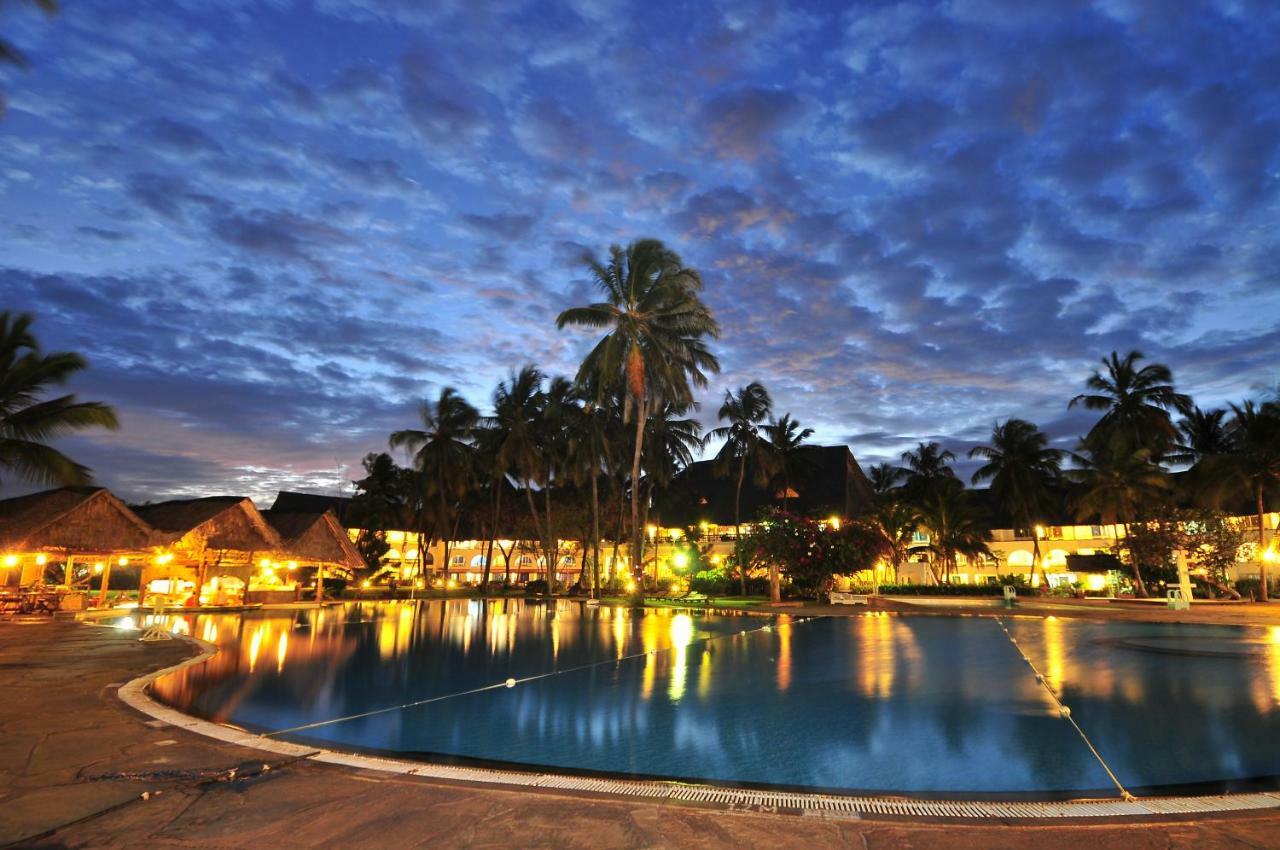 Reef Hotel Mombasa Exterior foto
